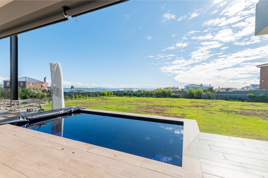 4 Bedroom Property for Sale in Myburgh Park Western Cape